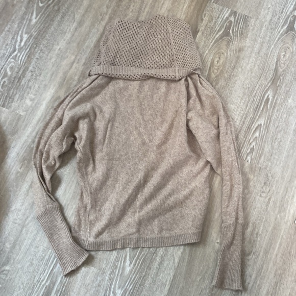 Buffalo Sweater - Picture 4 of 5